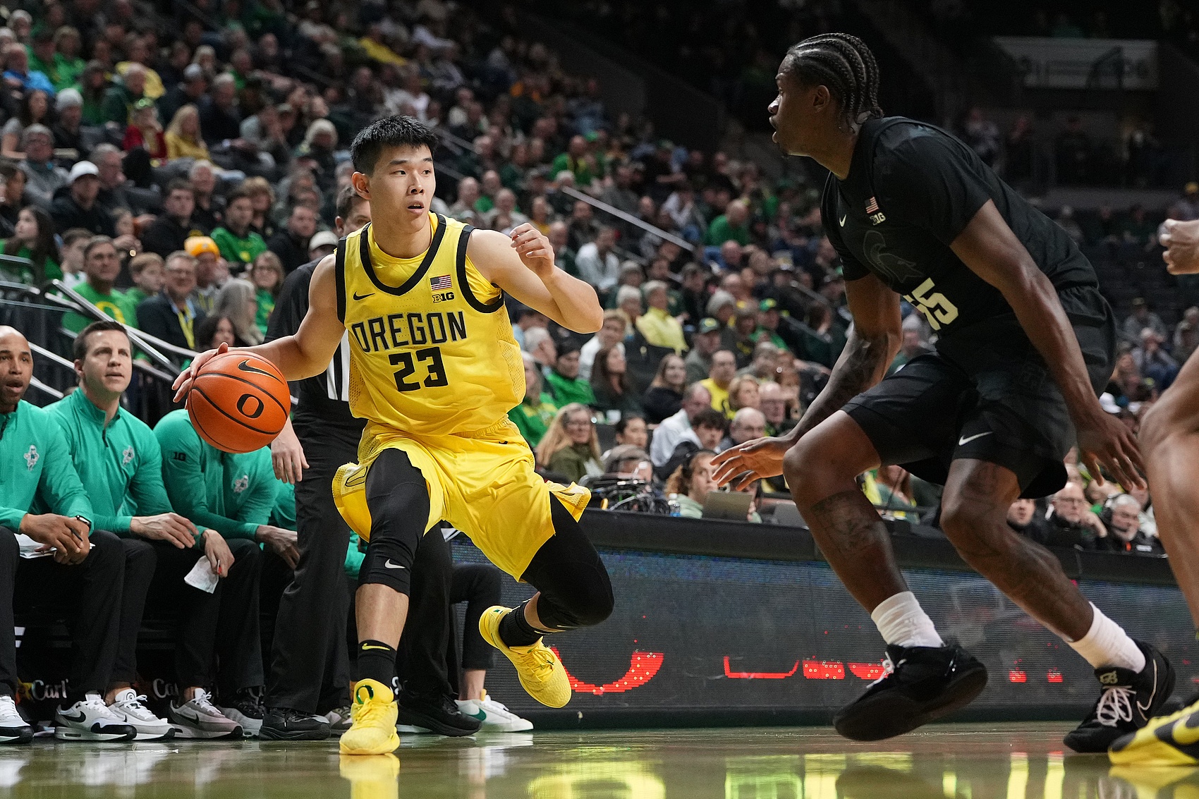 奇异果体育析-NCAA：林葳首发出战23分钟拿下7分1助1断3失误 出手全是三分5中2